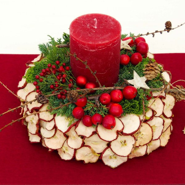 Weihnachtliches Gesteck mit Kerze Bild 1